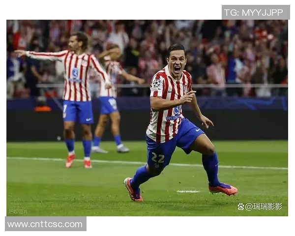 足球巨星闪耀赛场展现卓越技艺引领全球球迷热潮